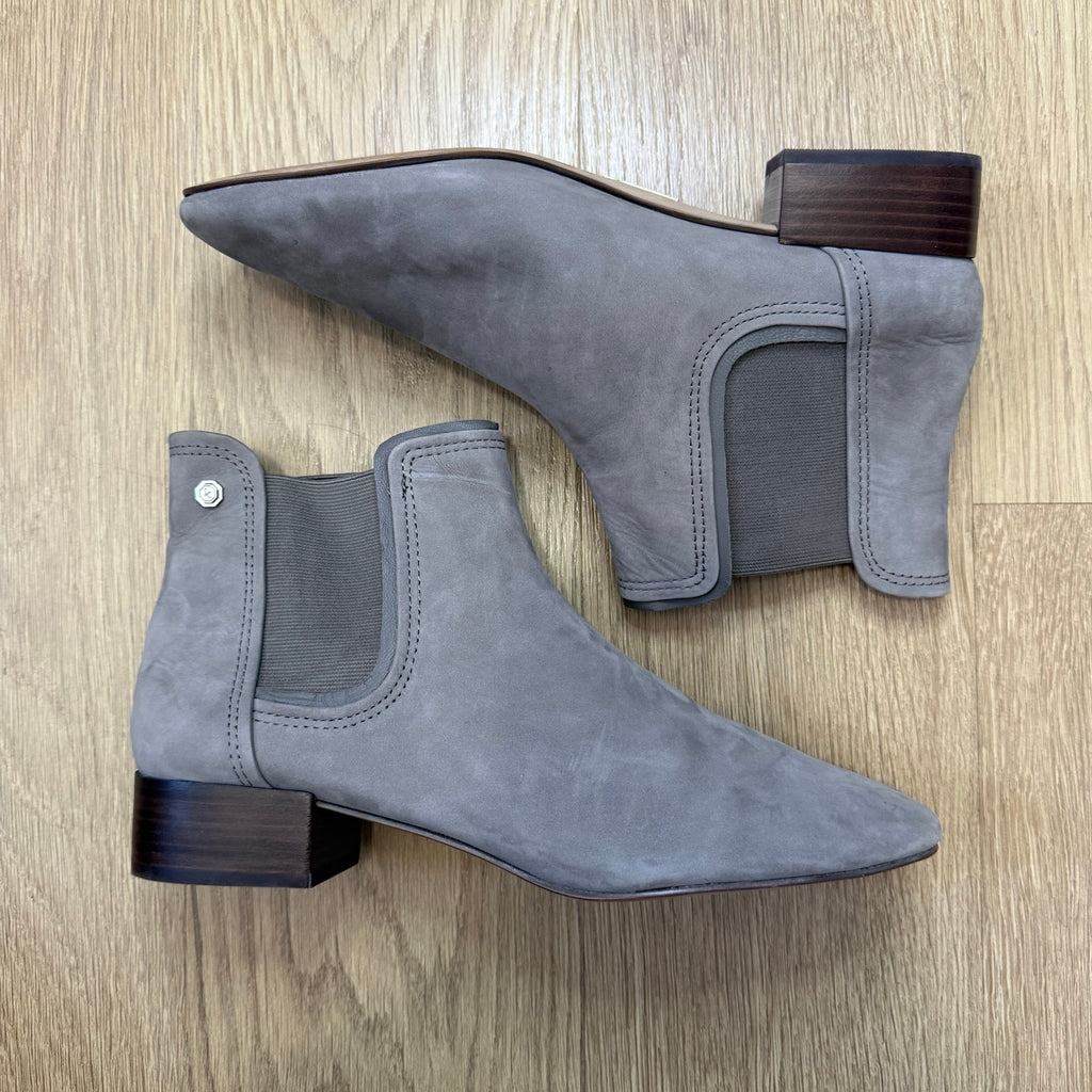 Louise et Cie Lo Waldon Chelsea Boots: Classic Leather Ankle Booties Size 11