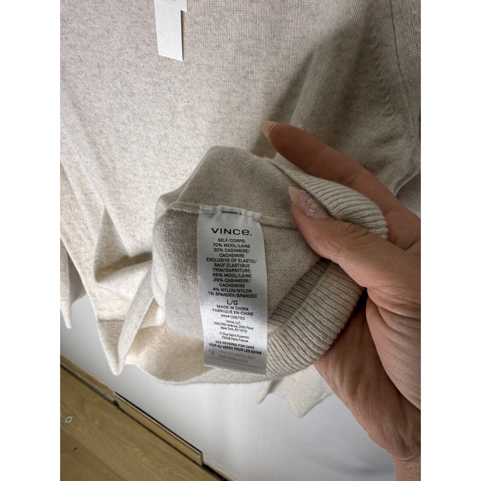 Vince Cream Crewneck Wool / Cashmere Blend Sweater Size Large NEW!
