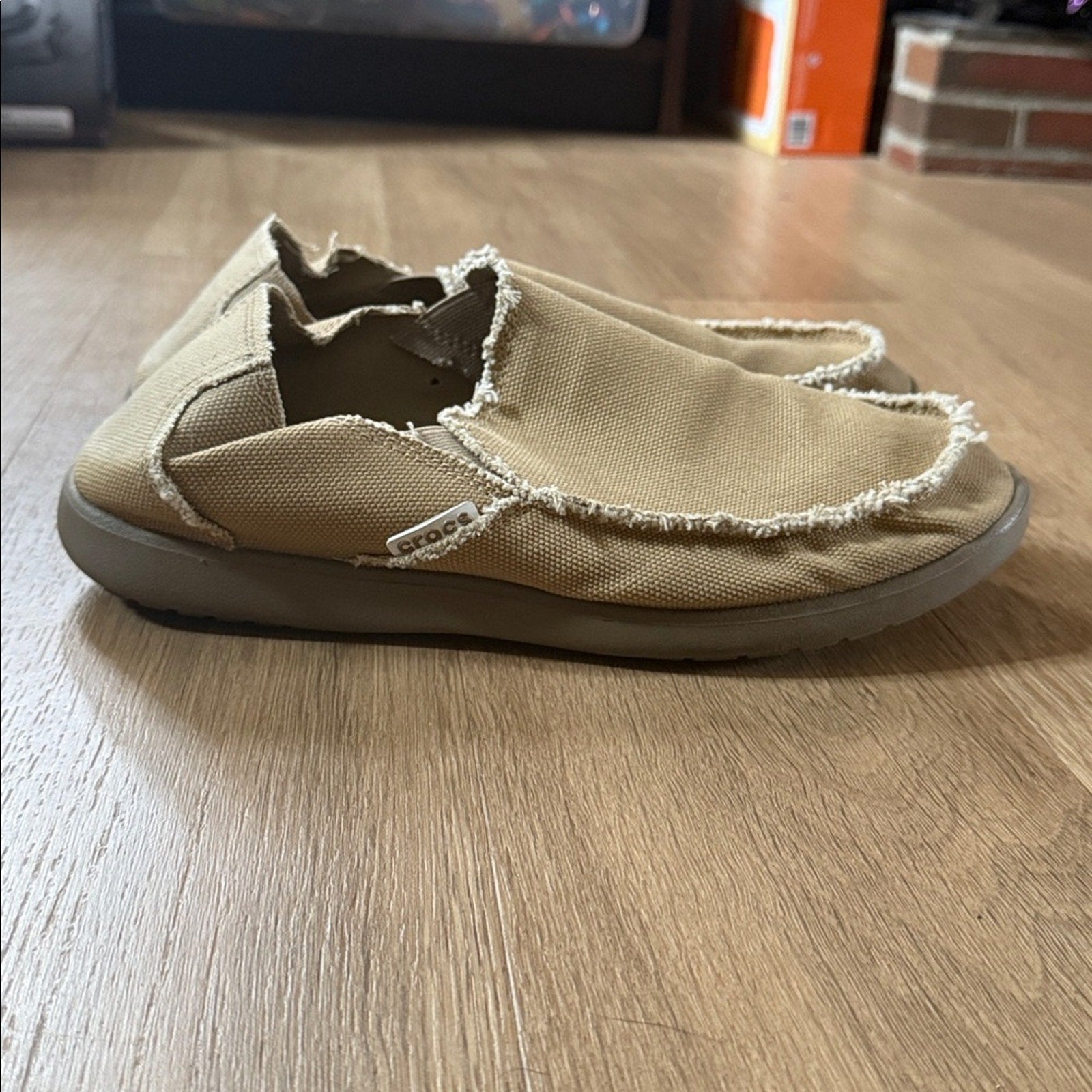 CROCS Men's Santa Cruz Slip-On Loafers in Khaki Canvas Size 11