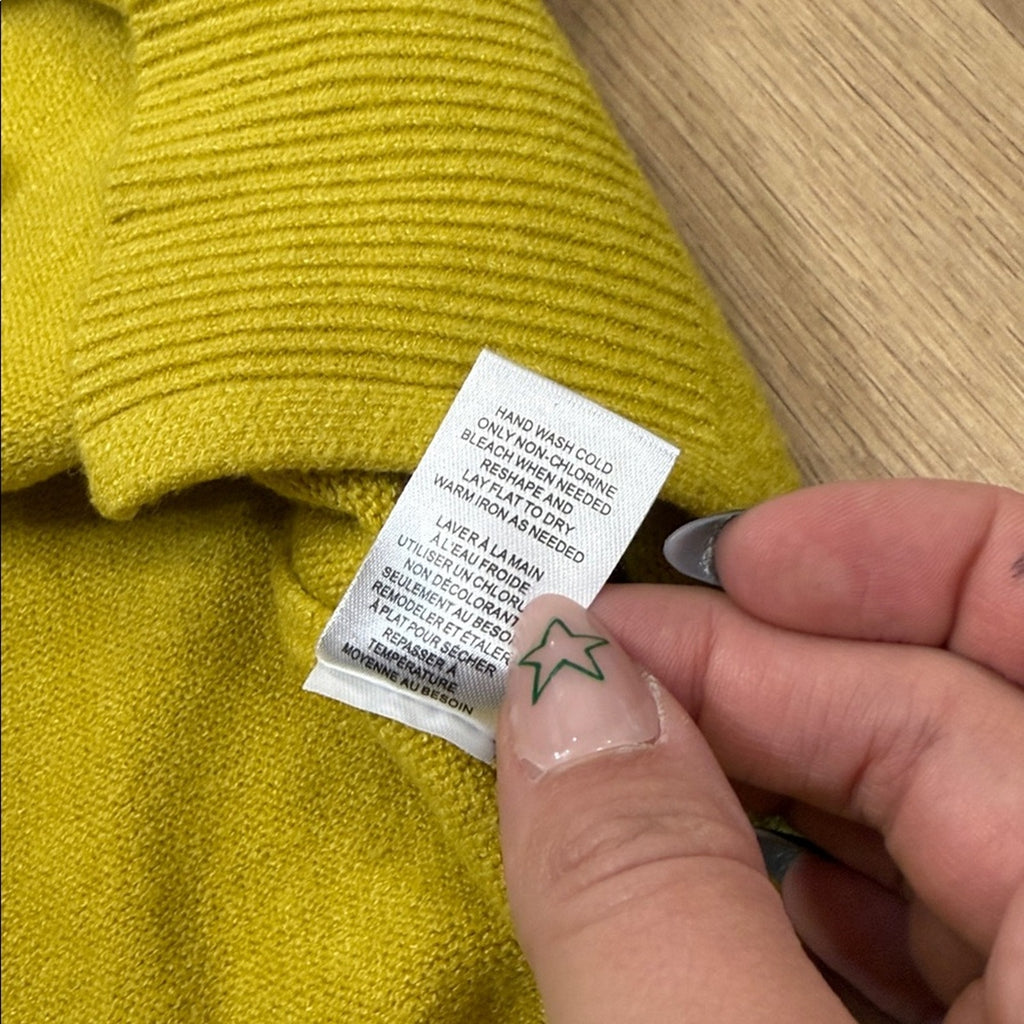 T Tahari Women's Yellow Crew Neck Sweater Size Medium