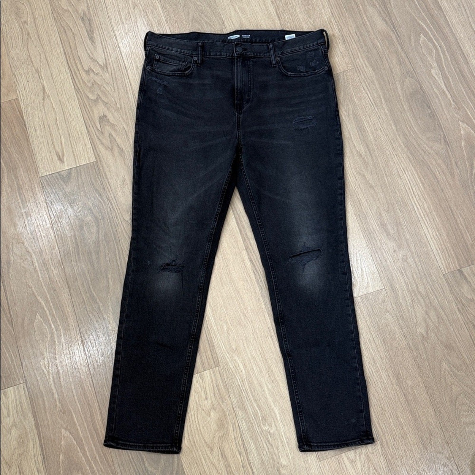 Old Navy Black Relaxed Slim Jeans Size 38/32
