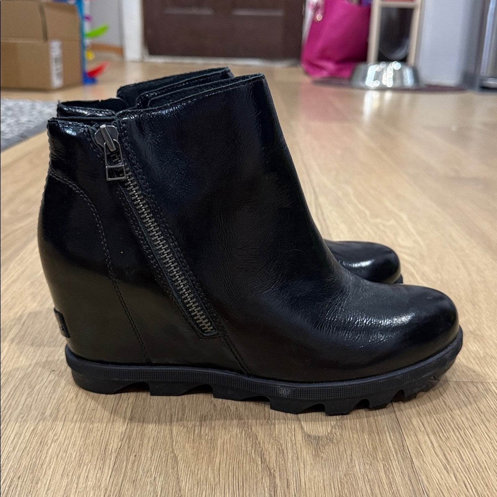 Sorel Joan of Arctic Wedge II Zip Boot - Black Patent Leather, Size 9