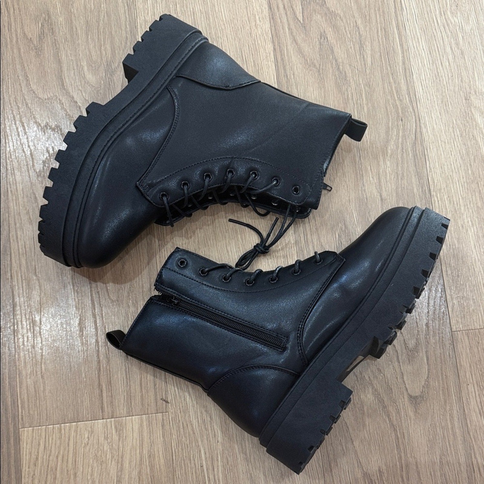 Fashion Nova Black Faux Leather Lace-Up Platform Combat Boots Size 10 New!