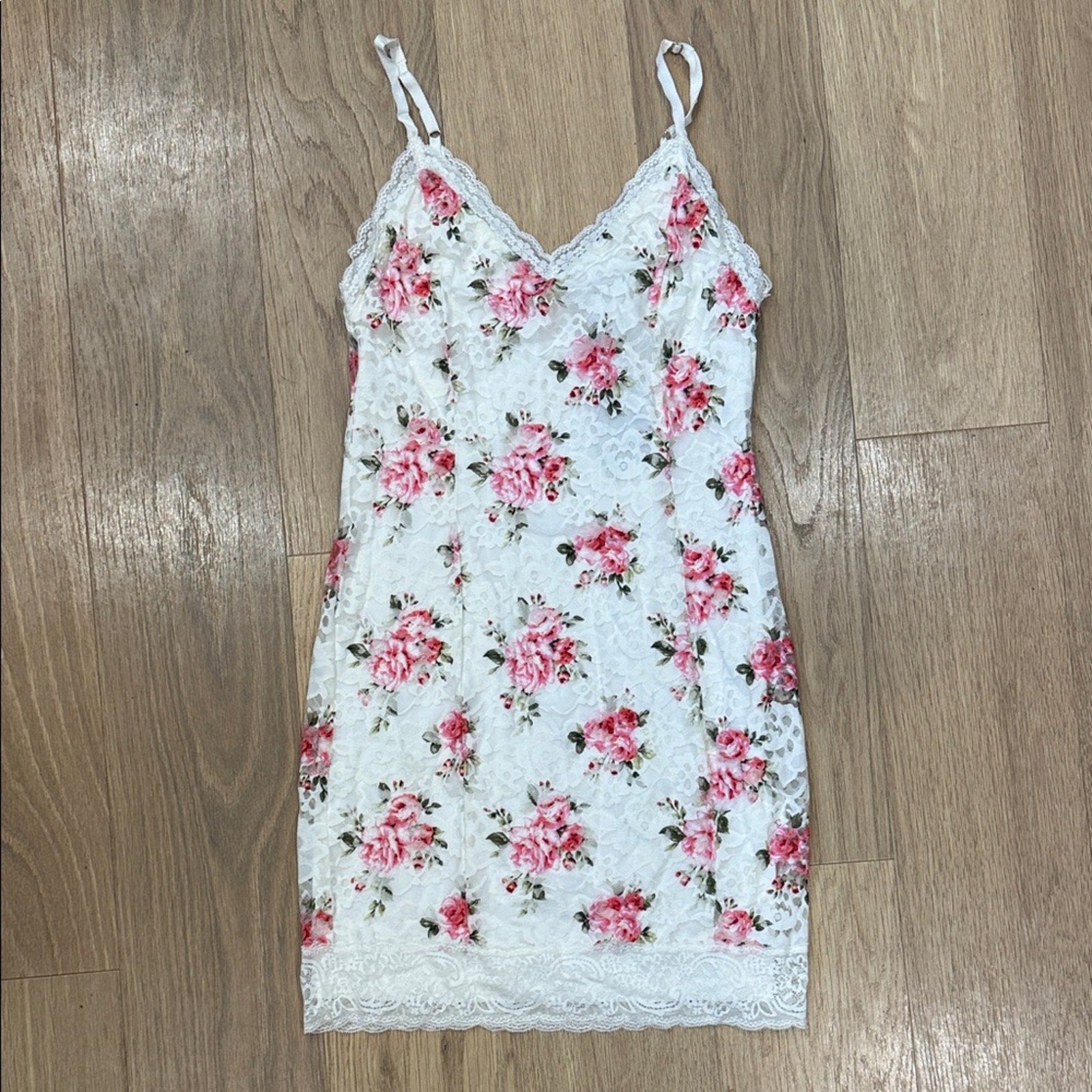 Forever 21 White and Pink Floral Lace Slip Dress Size Medium NWT