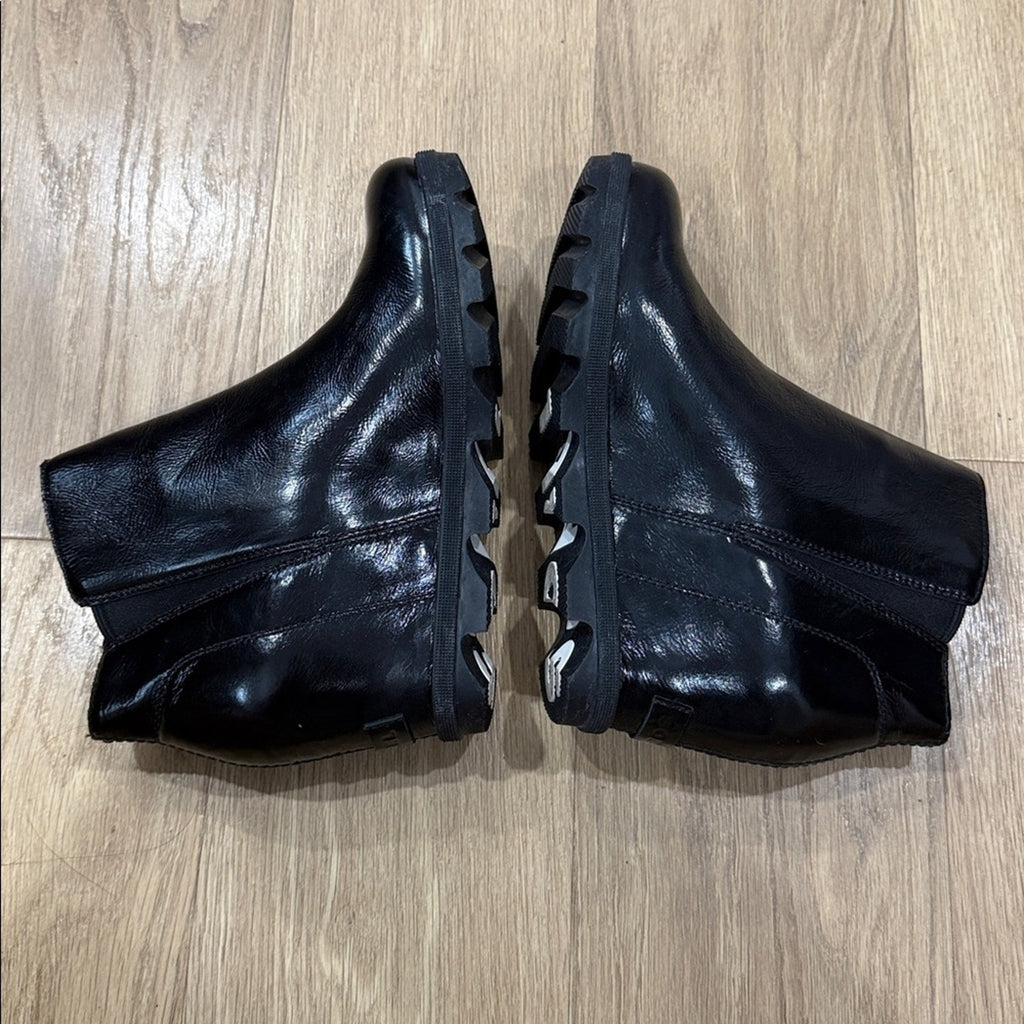 Sorel Joan of Arctic Wedge II Zip Boot - Black Patent Leather, Size 9
