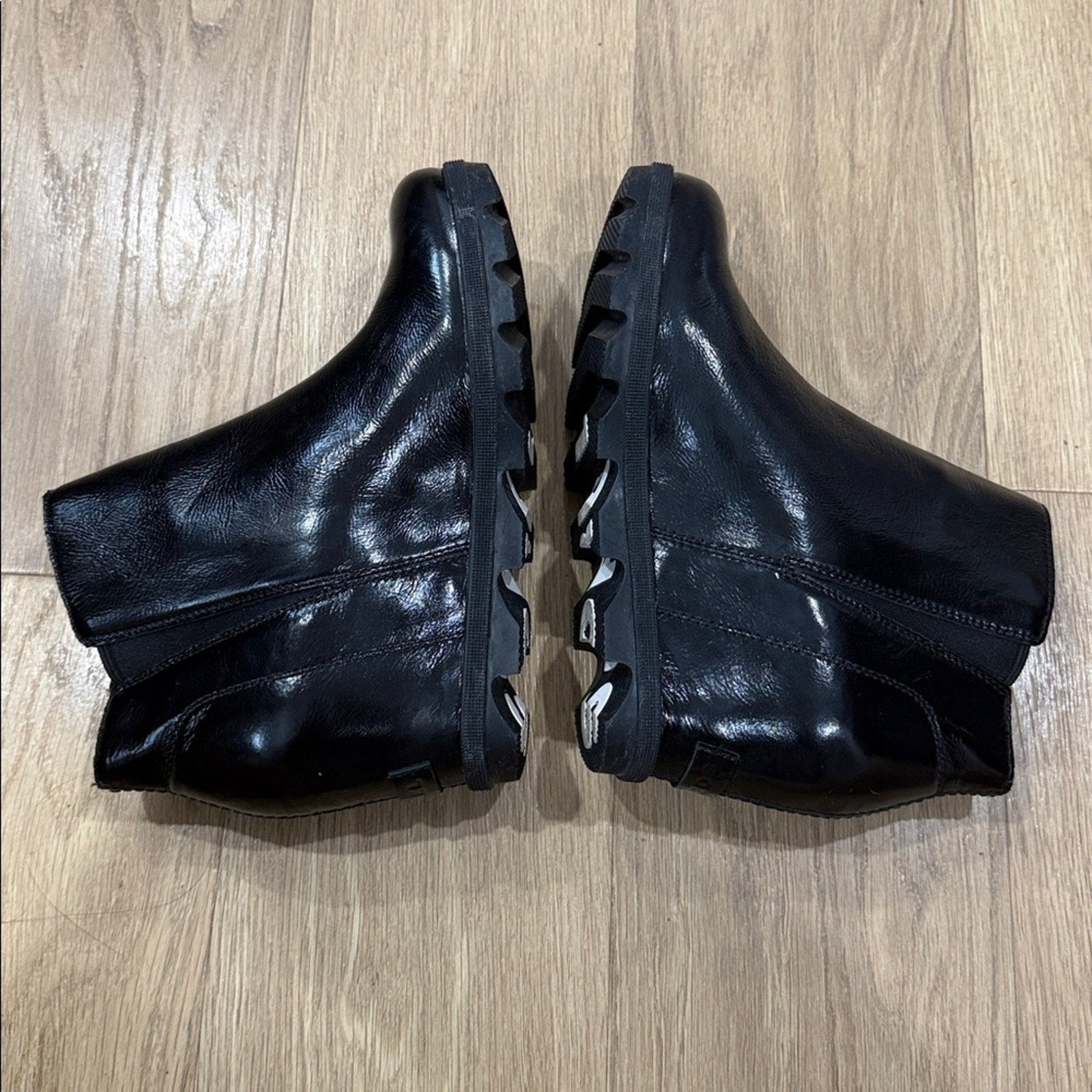 Sorel Joan of Arctic Wedge II Zip Boot - Black Patent Leather, Size 9