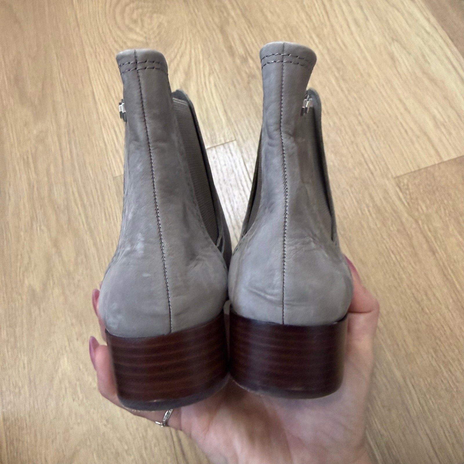 Louise et Cie Lo Waldon Chelsea Boots: Classic Leather Ankle Booties Size 11