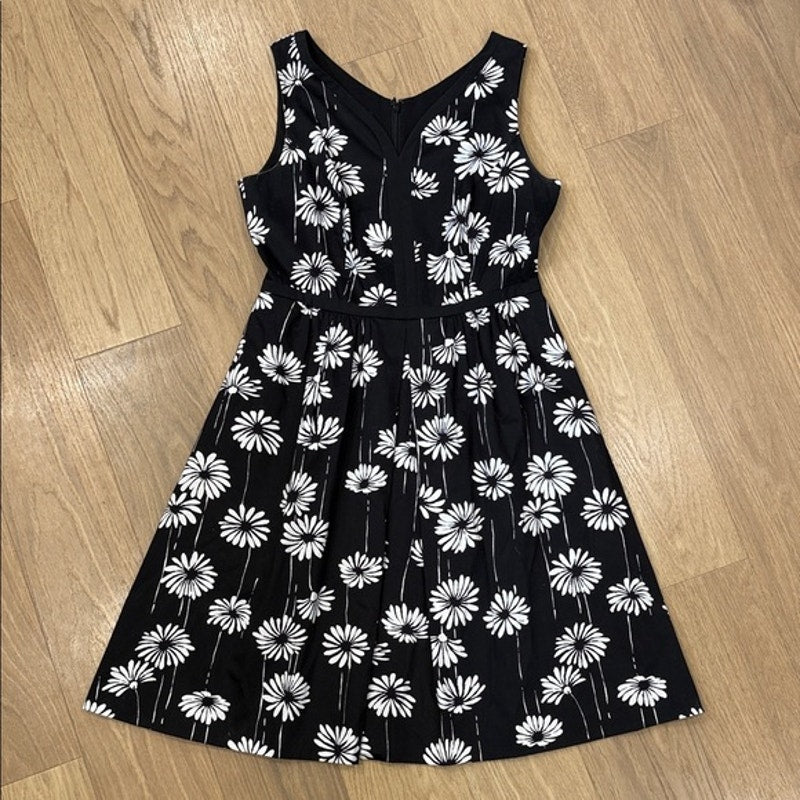 Talbots Black and White Floral Fit-and-Flare A Line Sleeveless Dress Size 10P