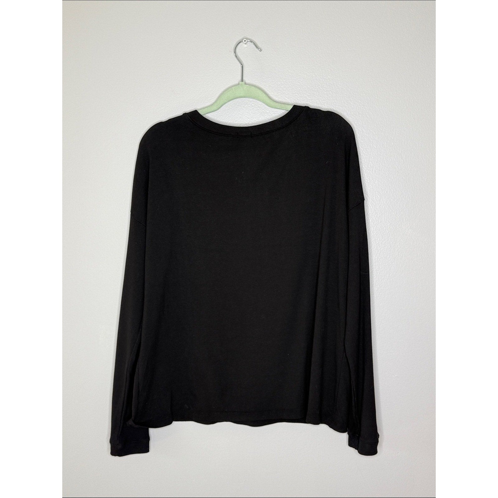 PJ Harlow Black V-Neck Long Sleeve Top Ribbed Size Medium