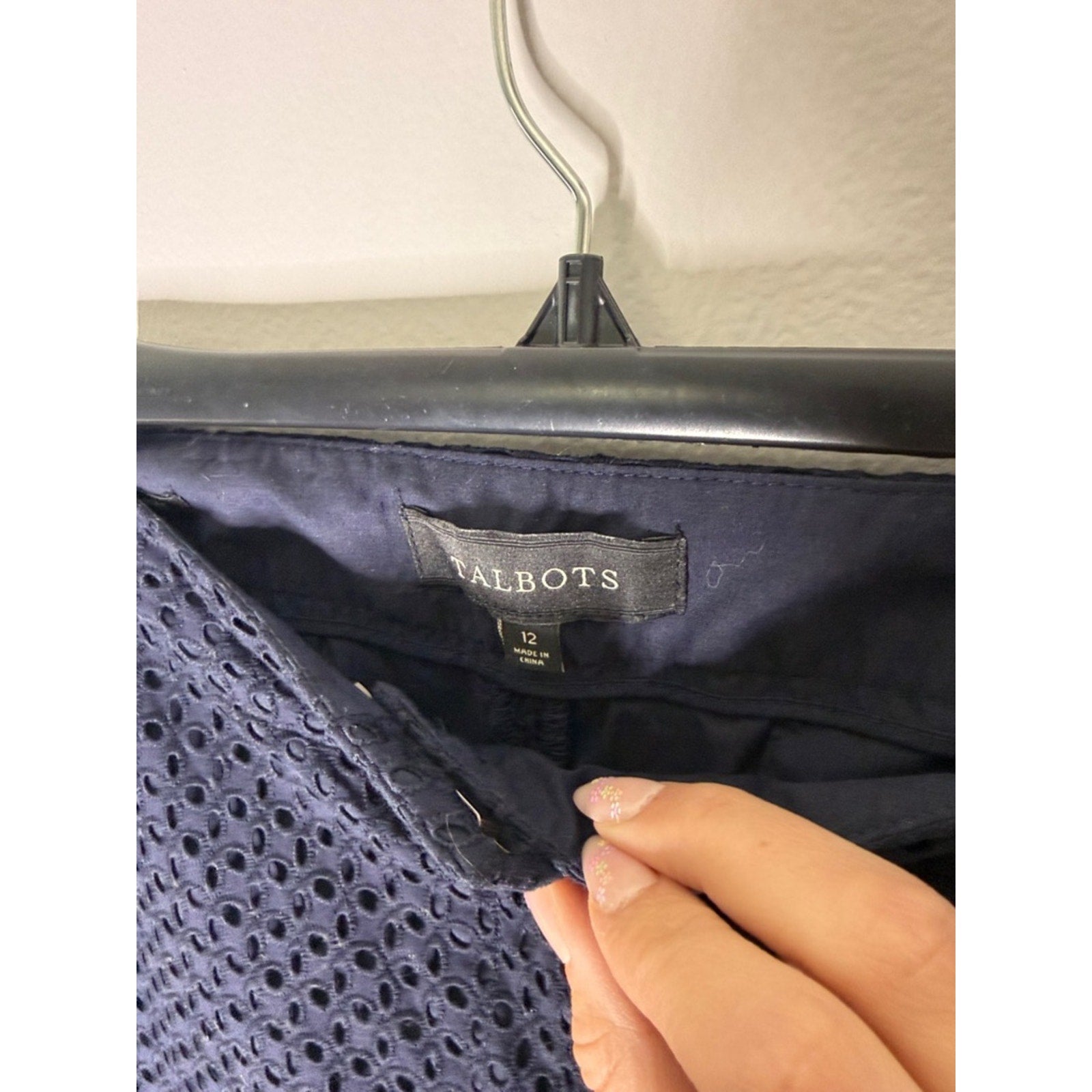 Talbots Navy Eyelet Cropped Pants Size 12