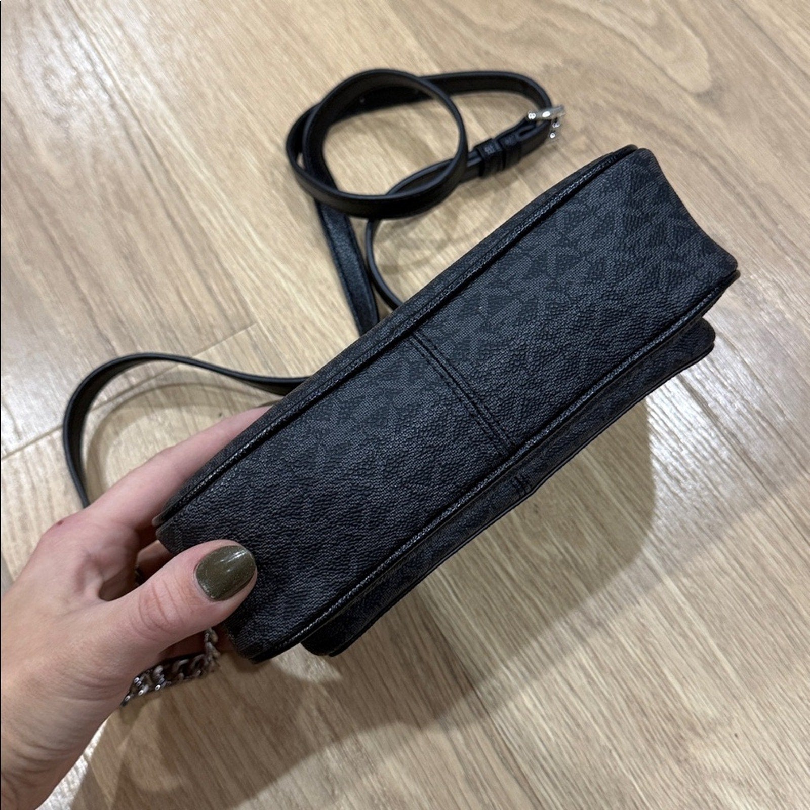 Michael Kors Jet Set Travel Medium Pocket Camera Crossbody Bag in PVC