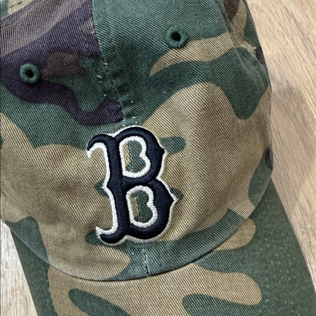 Genuine Merchandise Fitted Camouflage Boston Red Sox Hat Size Small