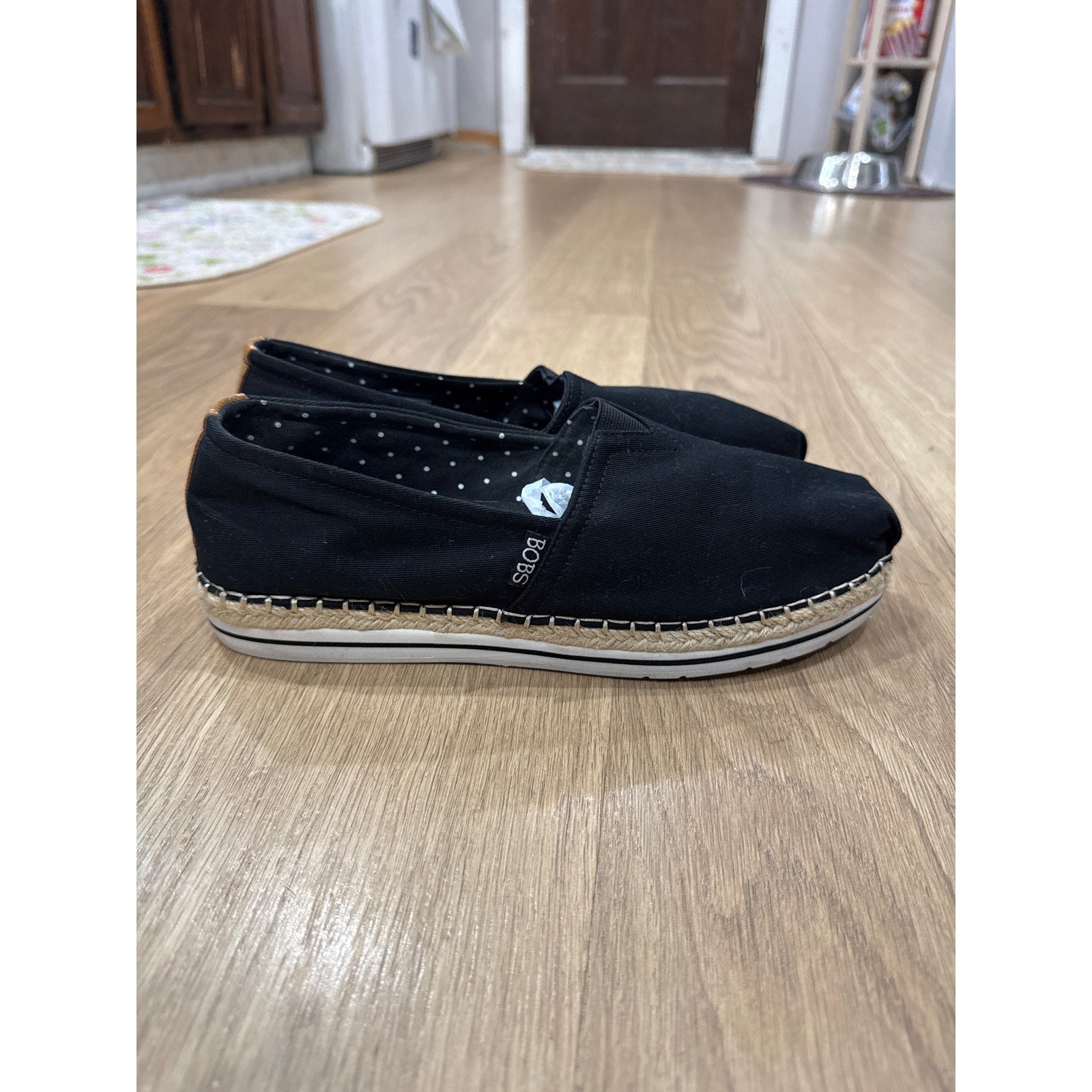 Sketchers BOBS Breeze Women's Slip On Espadrille Canvas Memory Foam Jute Detail Espadrilles Size 9.5