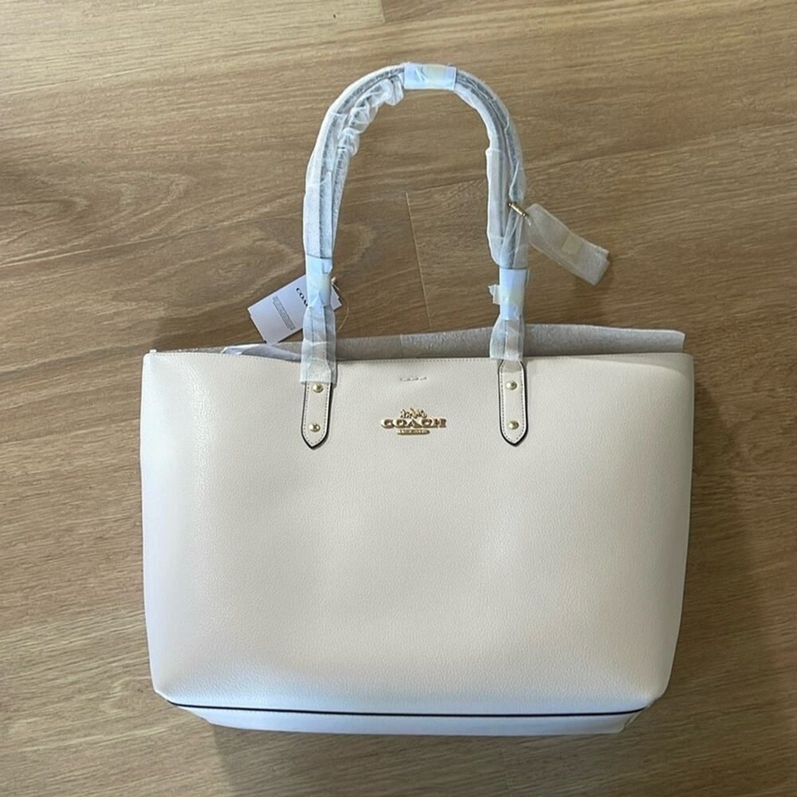 COACH Cream / White “Chalk” LTH Town Tote Top Handle Handbag NWT