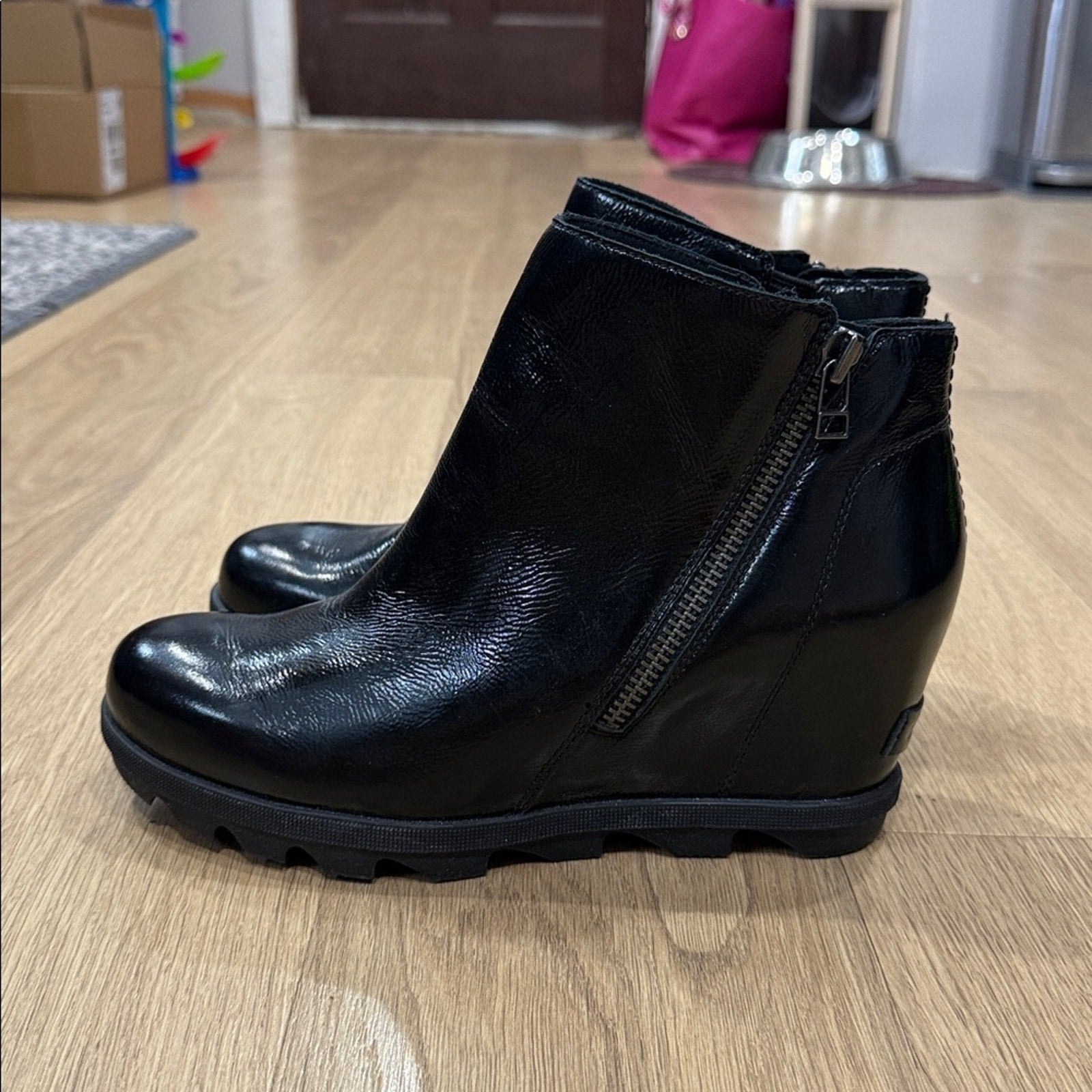 Sorel Joan of Arctic Wedge II Zip Boot - Black Patent Leather, Size 9