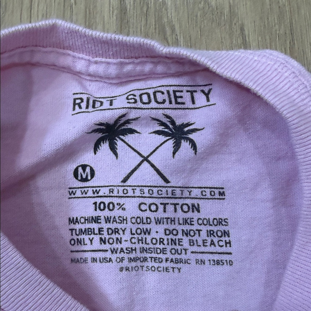 Riot Society Pink Crew Neck Bear Graphic T Shirt Size Medium