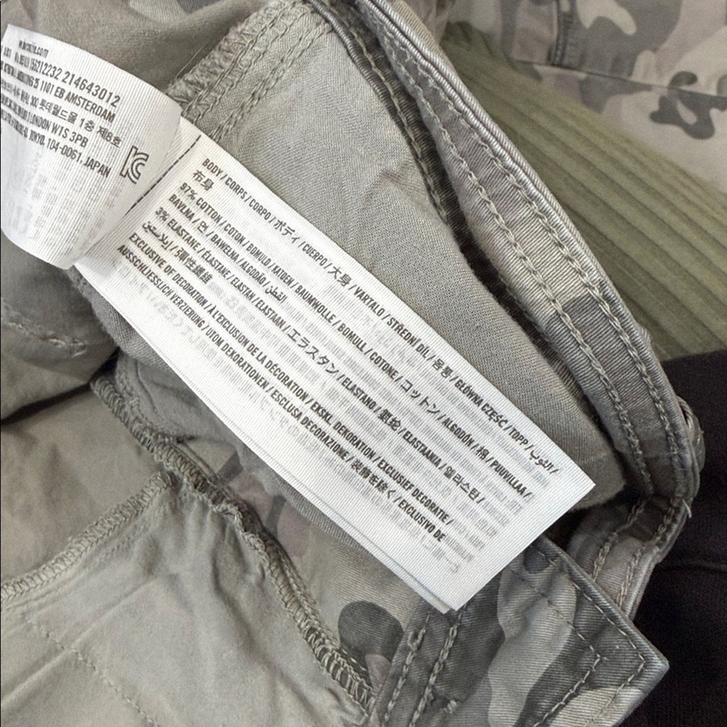 Abercrombie & Fitch Curve Love Gray Camouflage Cargo Pants Size 33 / 16R
