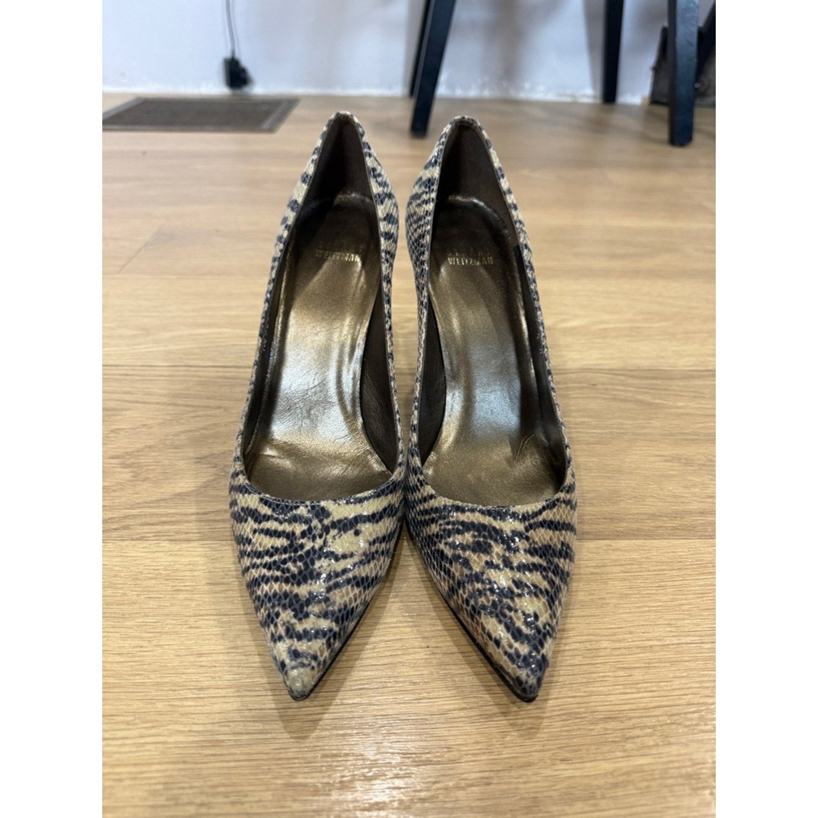 Stuart Weitzman Daisy Cognac Tiger Snake Pointed Toe High Heel Pumps Size 9.5