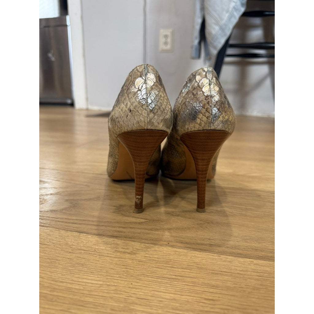 Stuart Weitzman Iris Honey Mica Python Silver Snake-Print Pointed-Toe Pumps 9.5