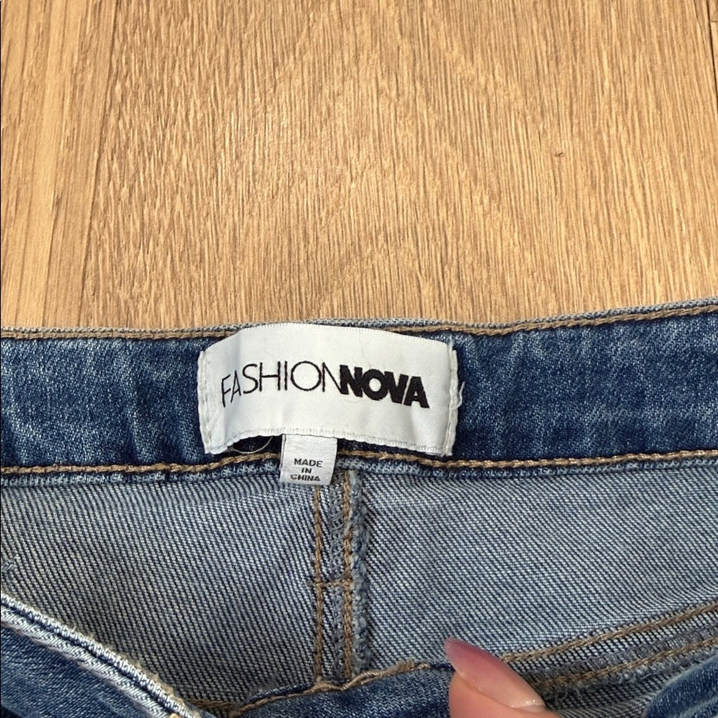 Fashion Nova Blue Tall Hem Ripped Stretch Baggy Jeans Size 11 NEW!