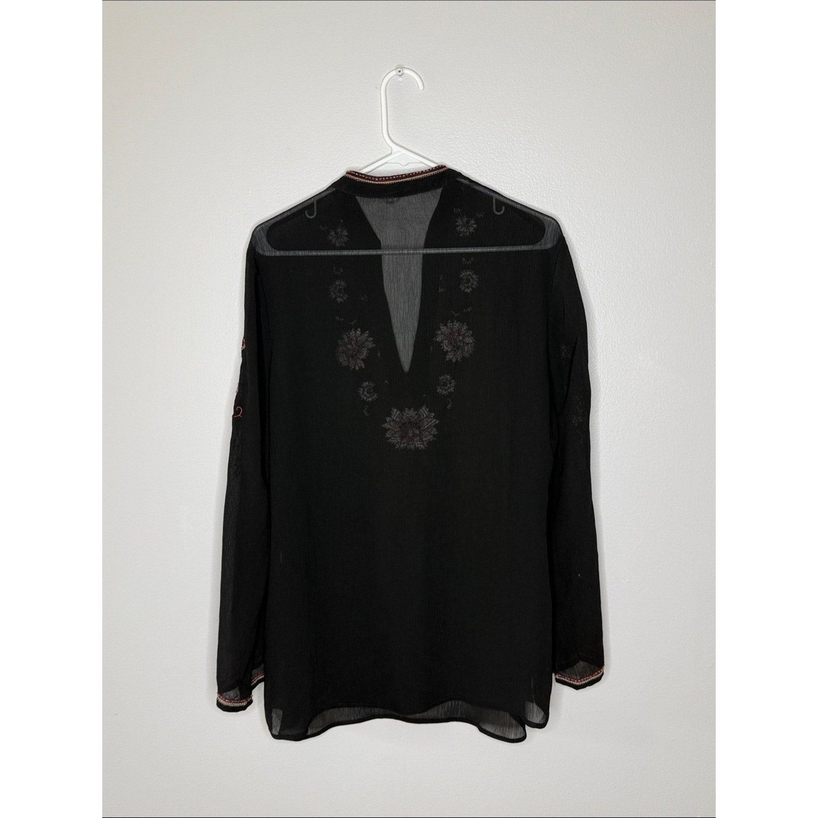 Dressbarn Black Embroidered V-Neck Tunic with Pink Floral Accents No Size