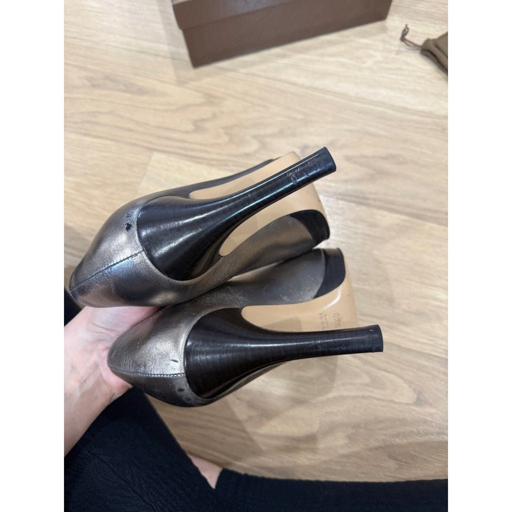 Gucci Metallic Silver Leather High Heel Pumps Size 9.5