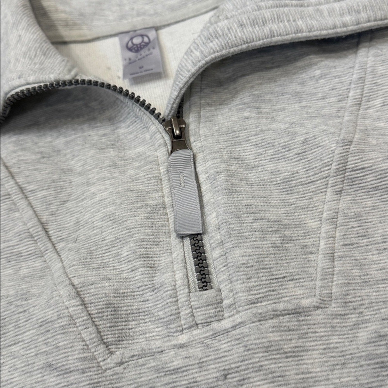 Te Verde Light Gray Quarter-Zip Collared Pullover Size Medium