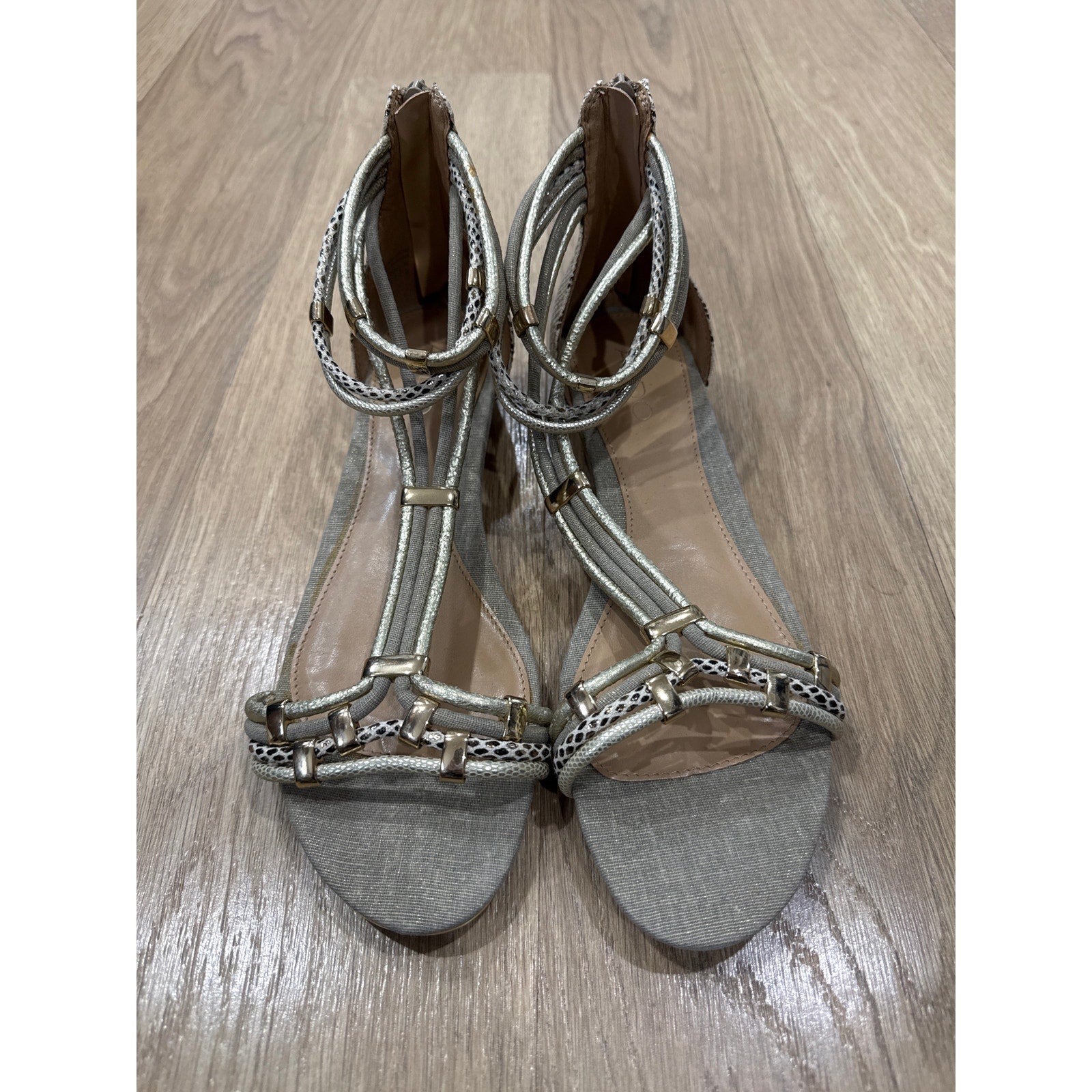 Aldo Alyson Gladiator Grey Faux Snakeskin Gold Tone Tube Strap Sandals Size 10