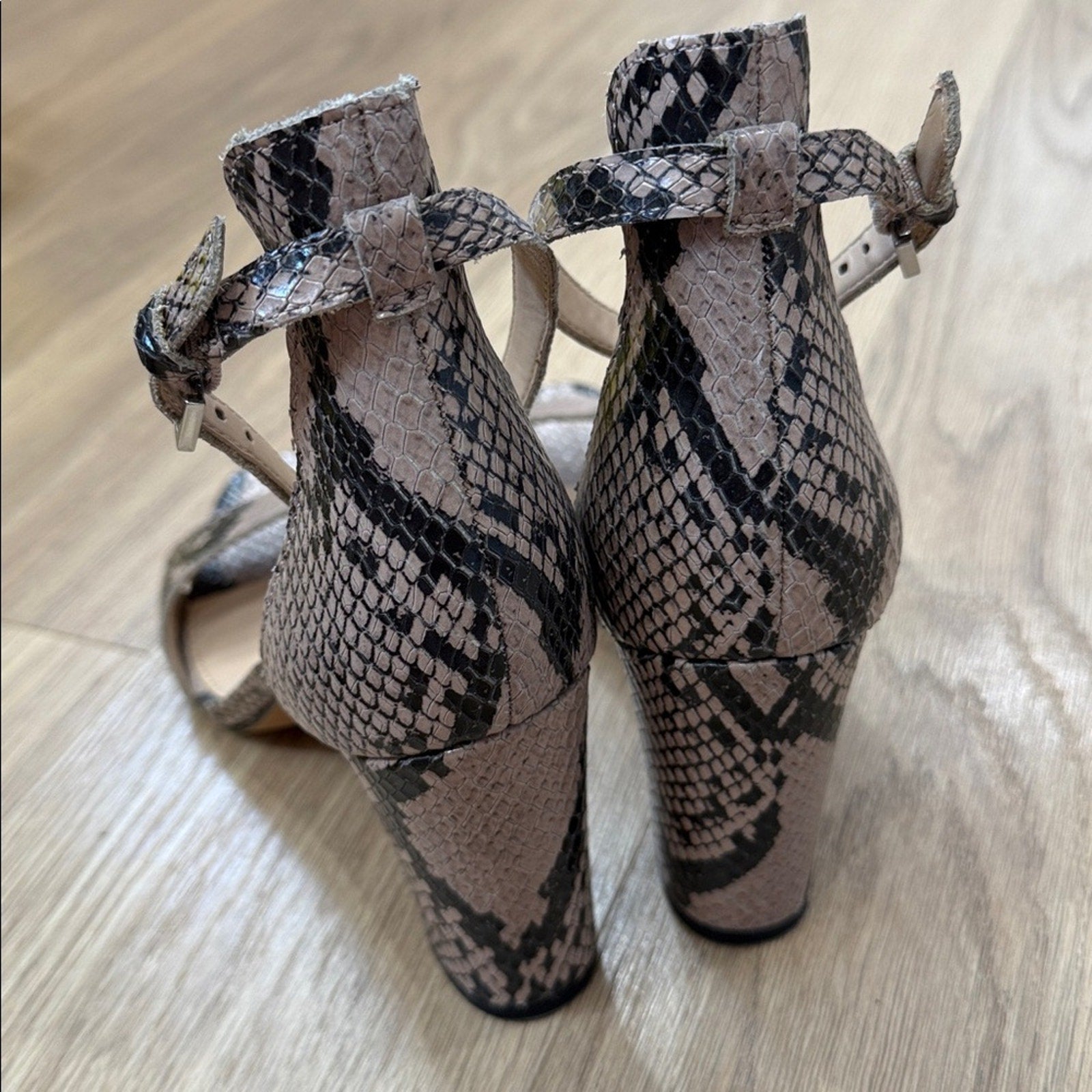 Vince Camuto Snakeskin Patterned Block Heel Sandals Size 6.5