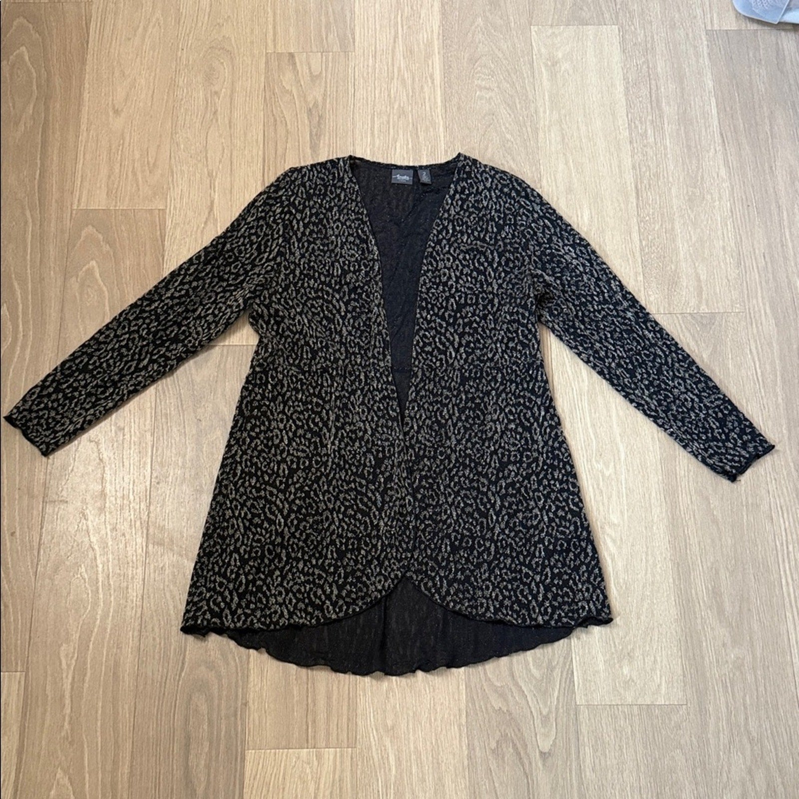 Chico's Leopard Print Black and Gold Metallic Open Front Top Size Large