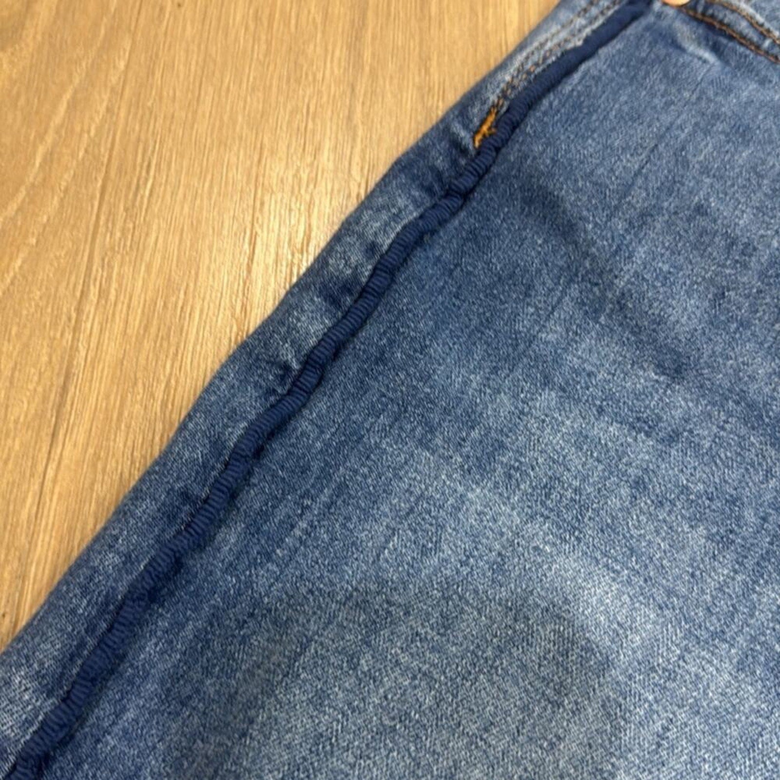 Vineyard Vines Blue Cotton Blend Raw Hem Denim Women's Shorts Size 32