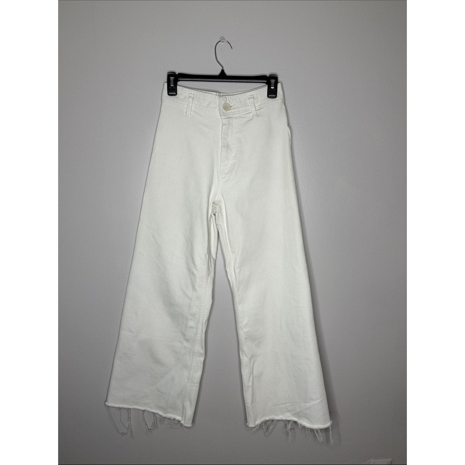Zara White High-Waist Wide Leg Raw Hem Jeans Size 4