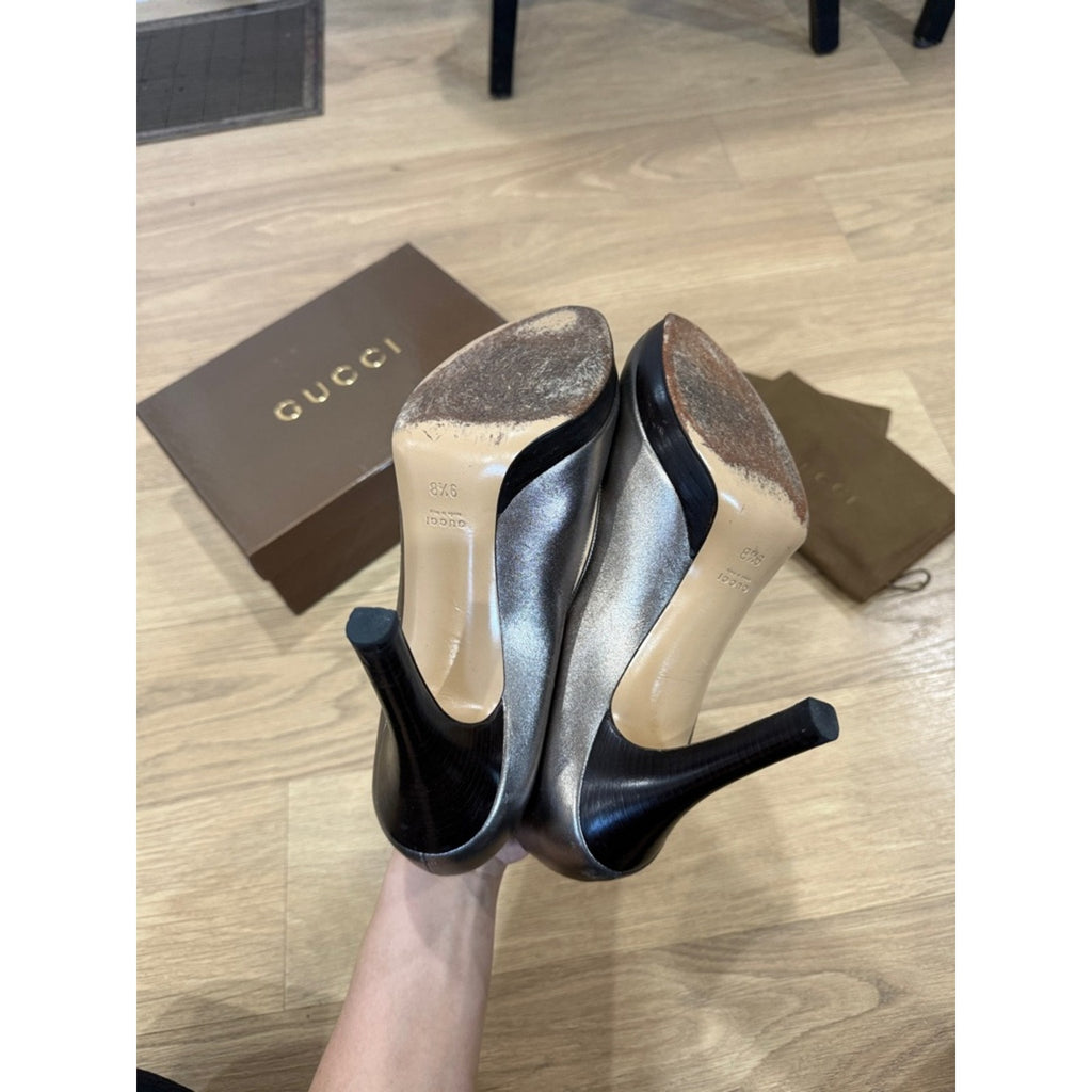Gucci Metallic Silver Leather High Heel Pumps Size 9.5