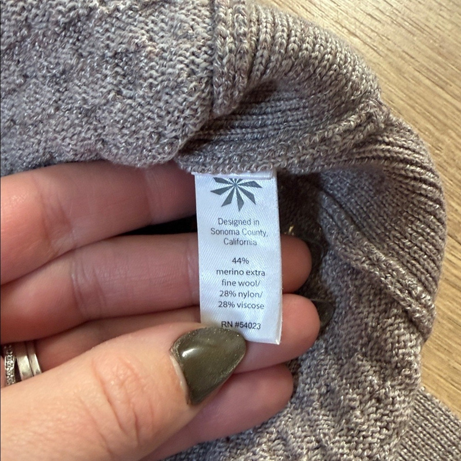 Athleta Tan / Taupe Scoop Neck Vented Hem Knit Sweater Size XS