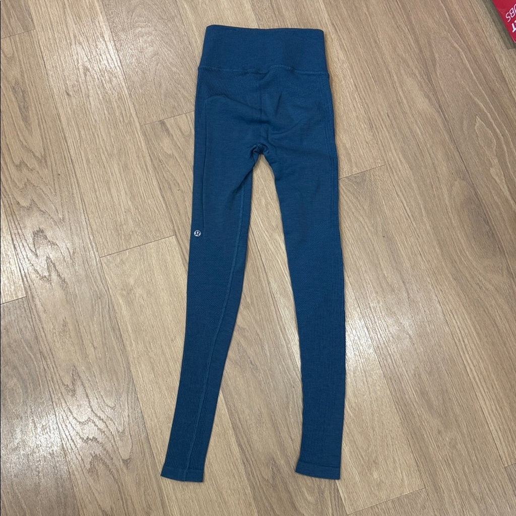 Lululemon Blue Textured Detail Athletic Leggings Size 4