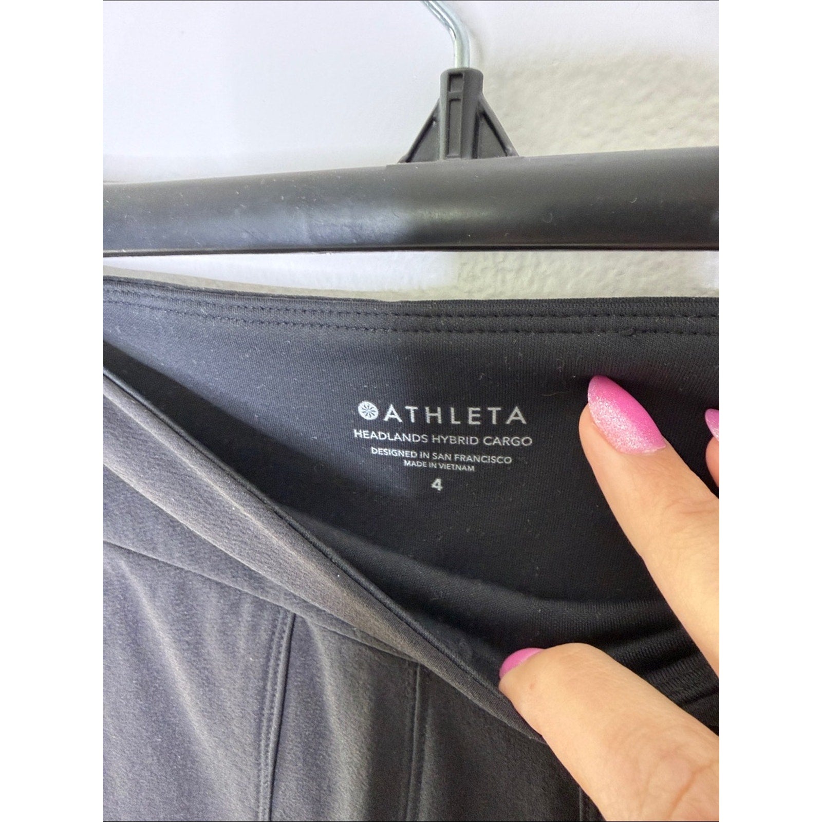 Athleta Headlands Hybrid Cargo Black Leggings Pants Size 4 NEW!