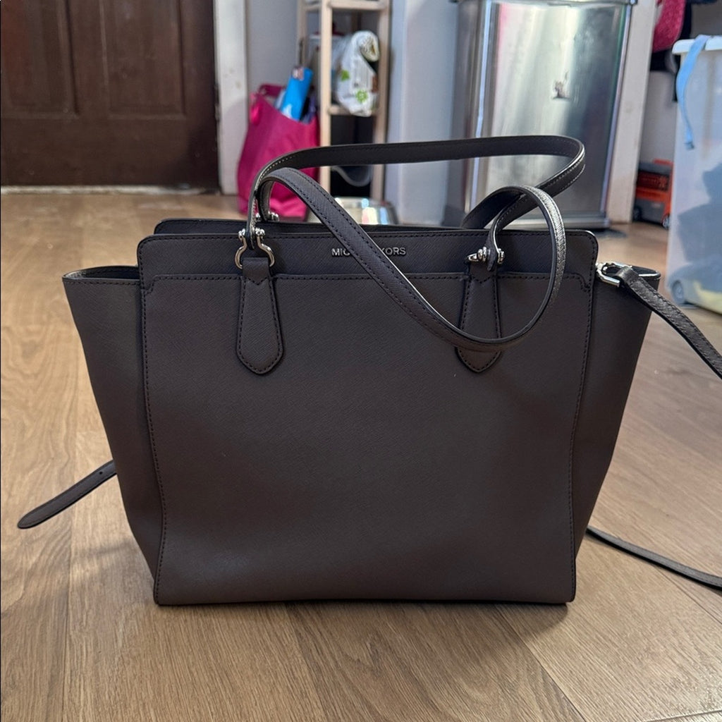 Michael Kors Dee Dee Lg Convertible Tote in Cinder / Dark Taupe Saffiano Leather