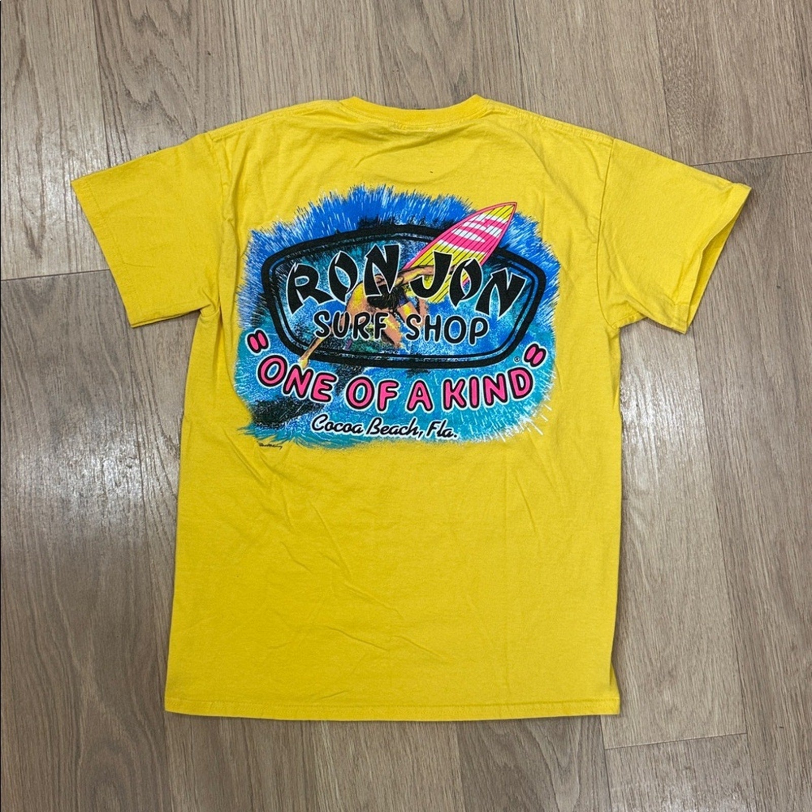 Ron Jon Bright Yellow Short Sleeve Tee Size Medium