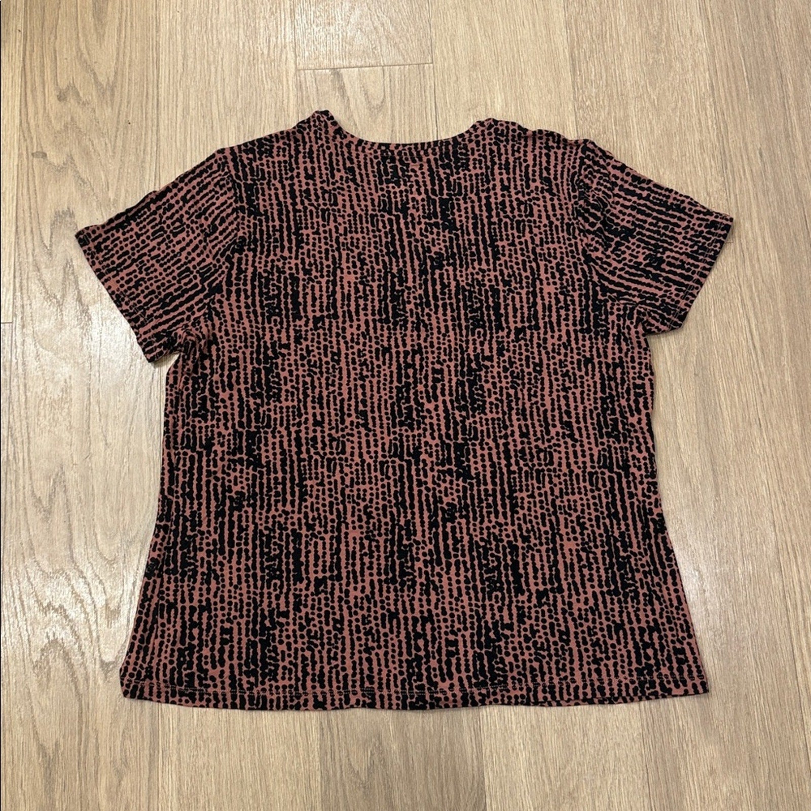 Nine West Soft Spun Short Sleeve Top in Black and Tan Pattern Size XL