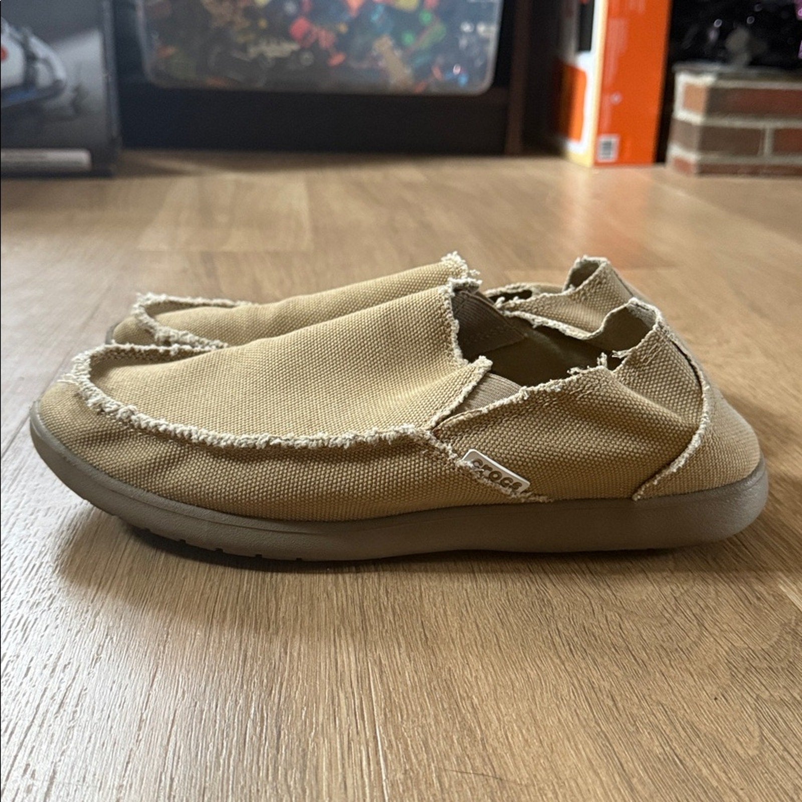 CROCS Men's Santa Cruz Slip-On Loafers in Khaki Canvas Size 11