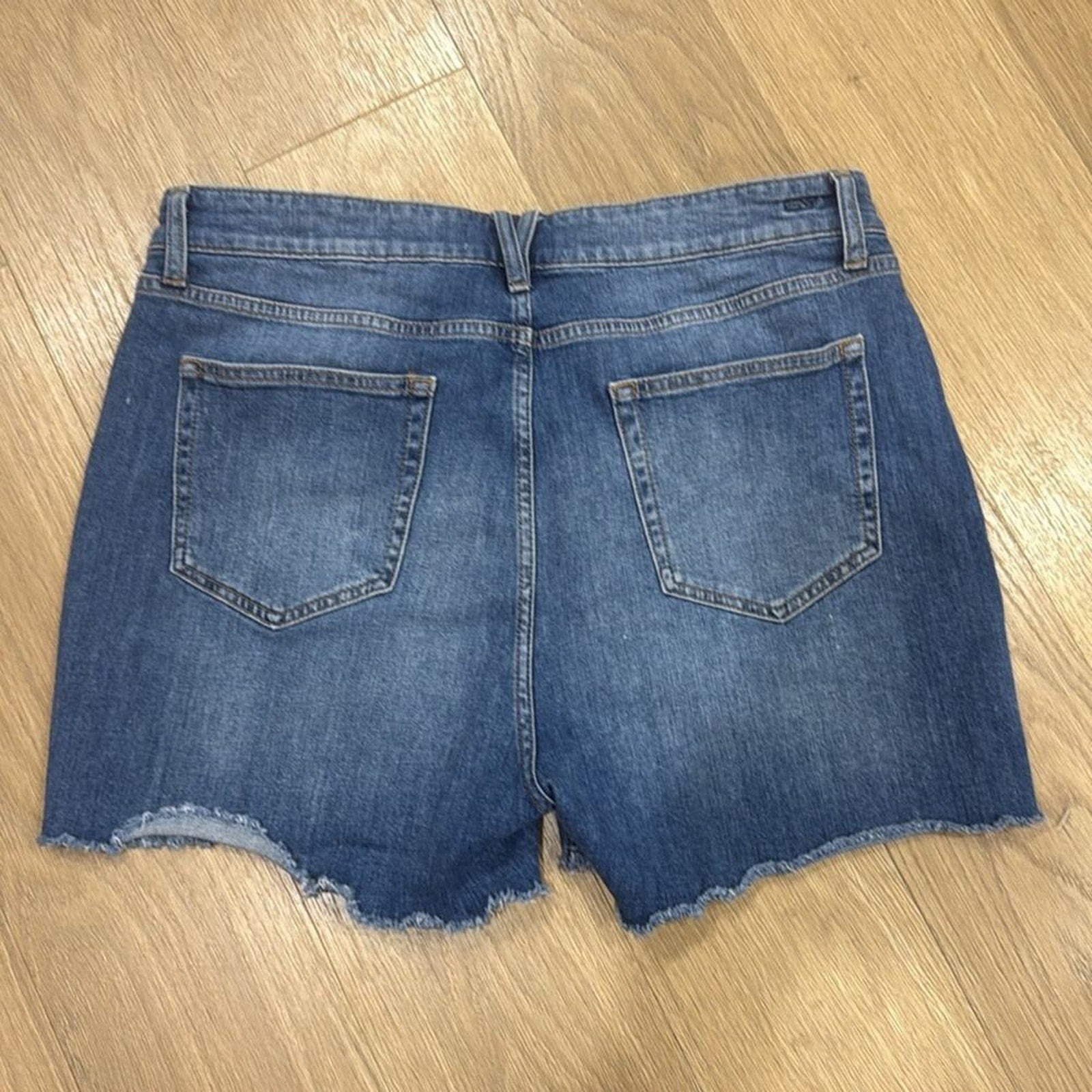 Vineyard Vines Blue Cotton Blend Raw Hem Denim Women's Shorts Size 32