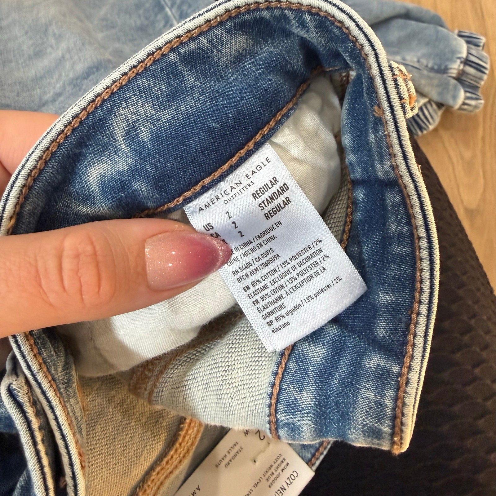 American Eagle Stretch Denim High-Rise Mom Joggers Size 2 NWT