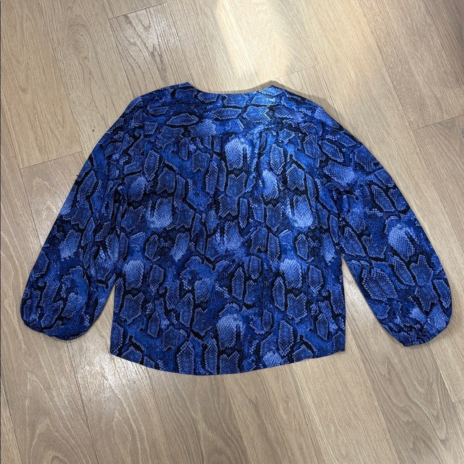 INC International Concepts Vibrant Blue Black Snake Print Blouse Size XL