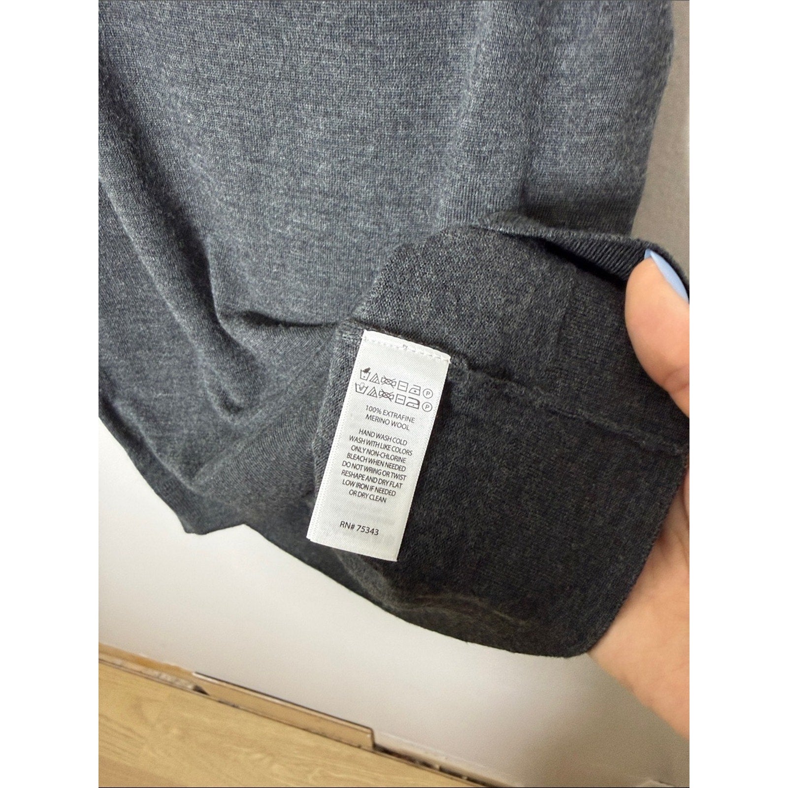 Tahari Dark Charcoal Sleeveless Knit Tank Merino Wool Size Small New!