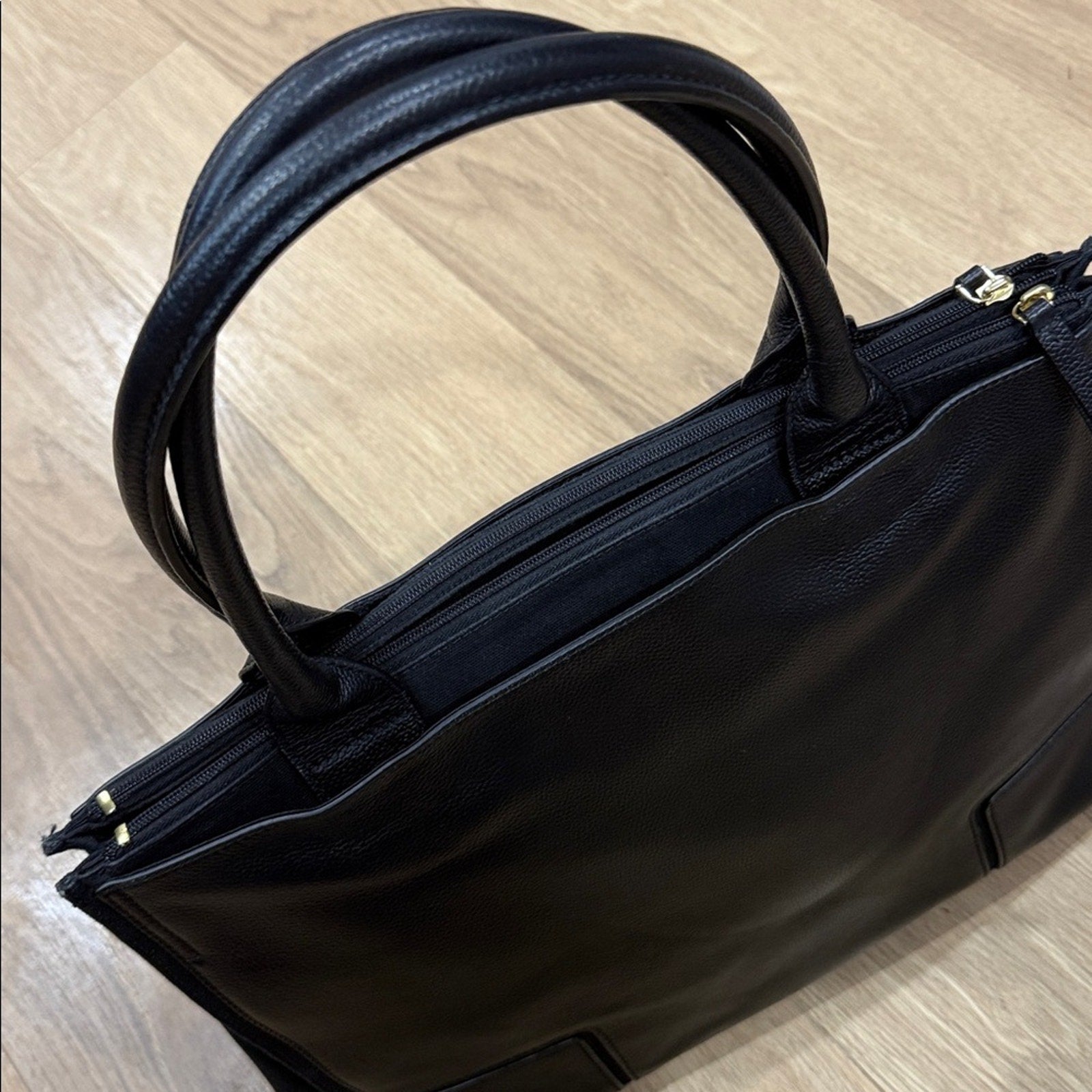 Tory Burch Ella Tote Bag in Black Pebbled Leather