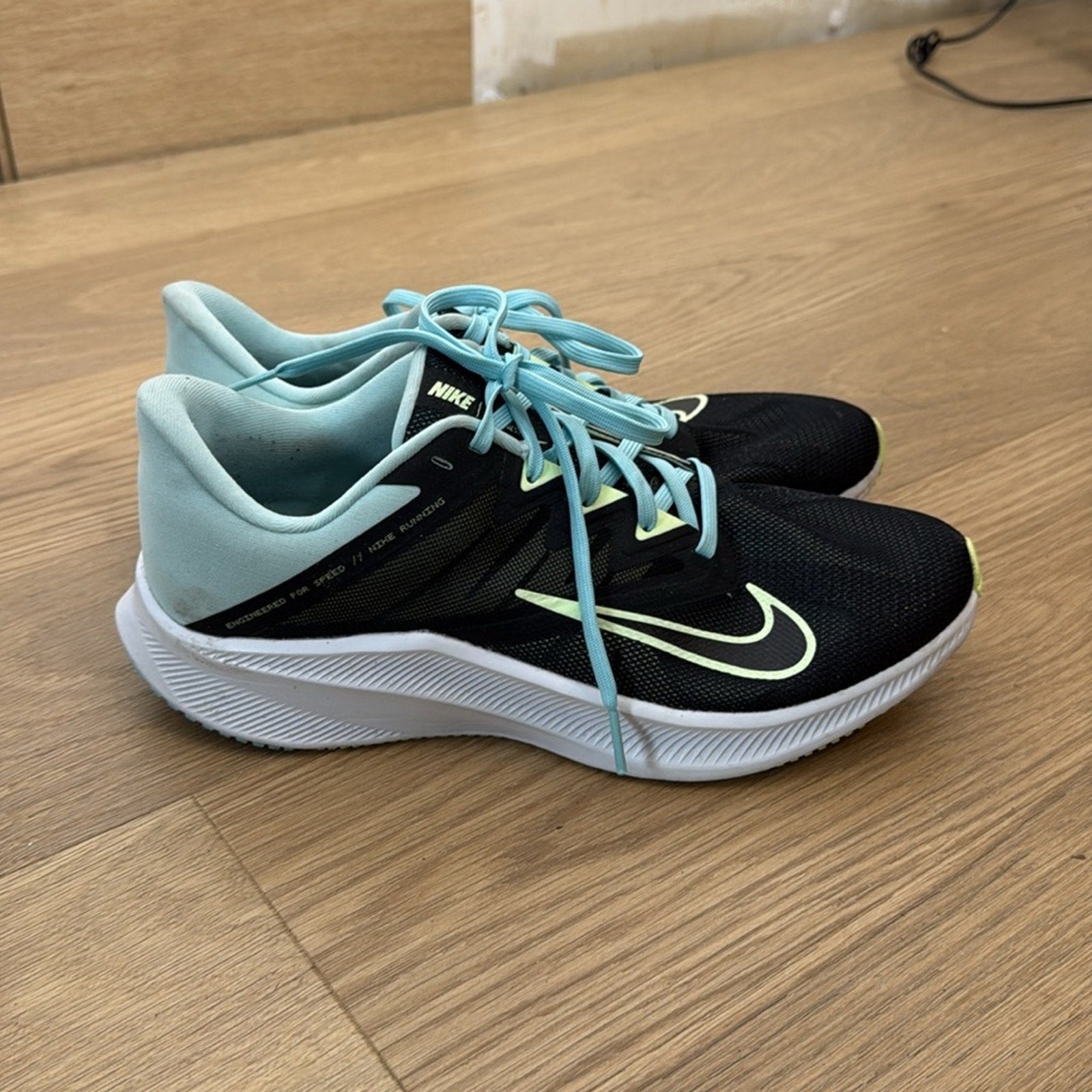 Nike Stylish Black and Mint Athletic Running Women's Sneakers Size 9.5