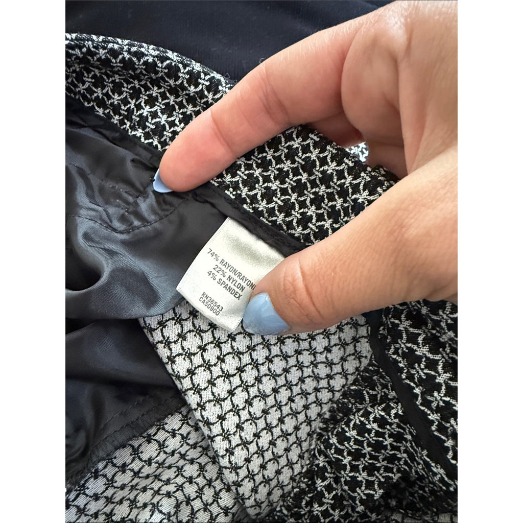 Van Heusen Black & White Geo Print Slim Ankle Pants Size 8