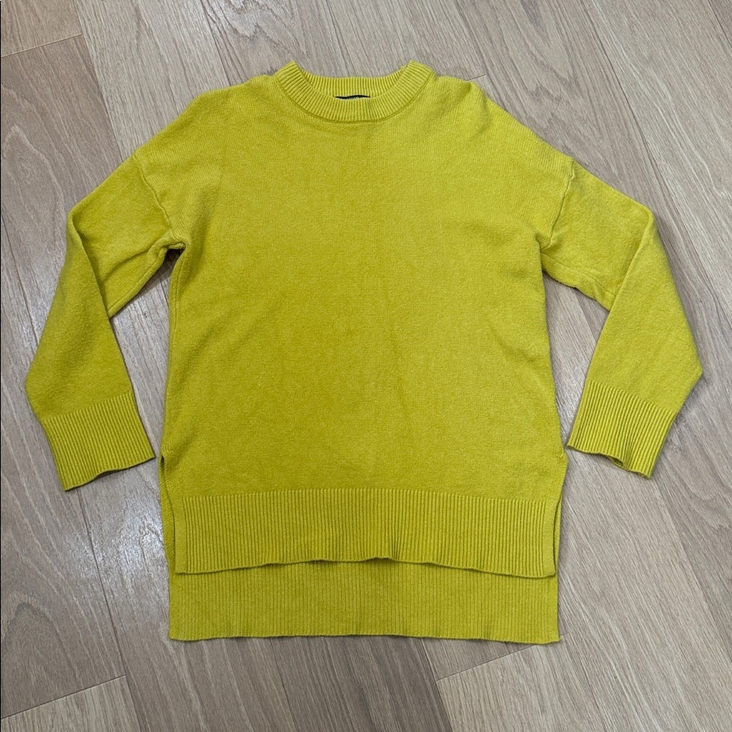 T Tahari Women's Yellow Crew Neck Sweater Size Medium