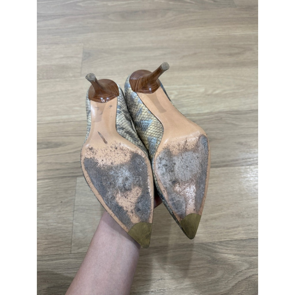 Stuart Weitzman Iris Honey Mica Python Silver Snake-Print Pointed-Toe Pumps 9.5