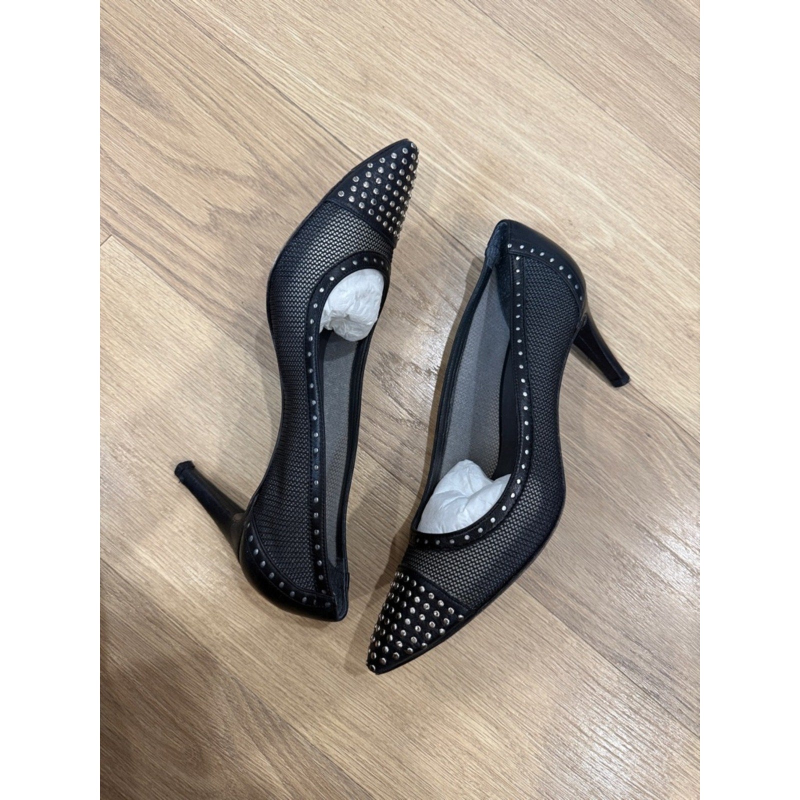 Stuart Weitzman Hitipper Black Nappa Studded Pointed-Toe Pumps Size 9